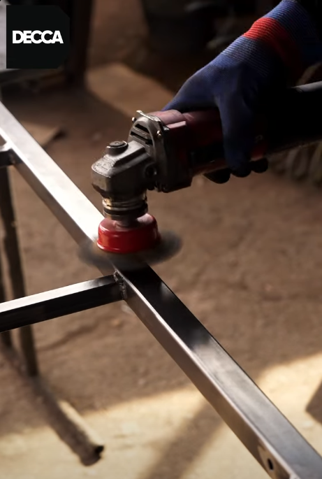 դեկկա կահույքի գործարան